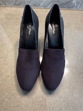 Calvin Klein Women's Heels in Purple & Black